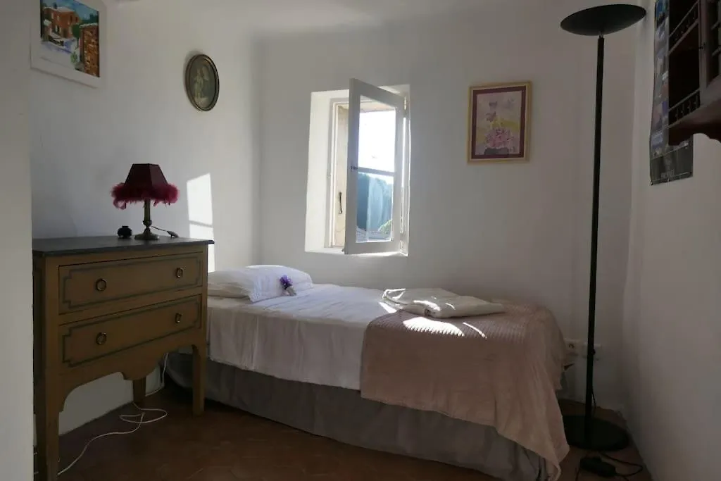 Holiday home Le Baguier, Maison De Caractere Dans Hameau Typique Provencal Seillans